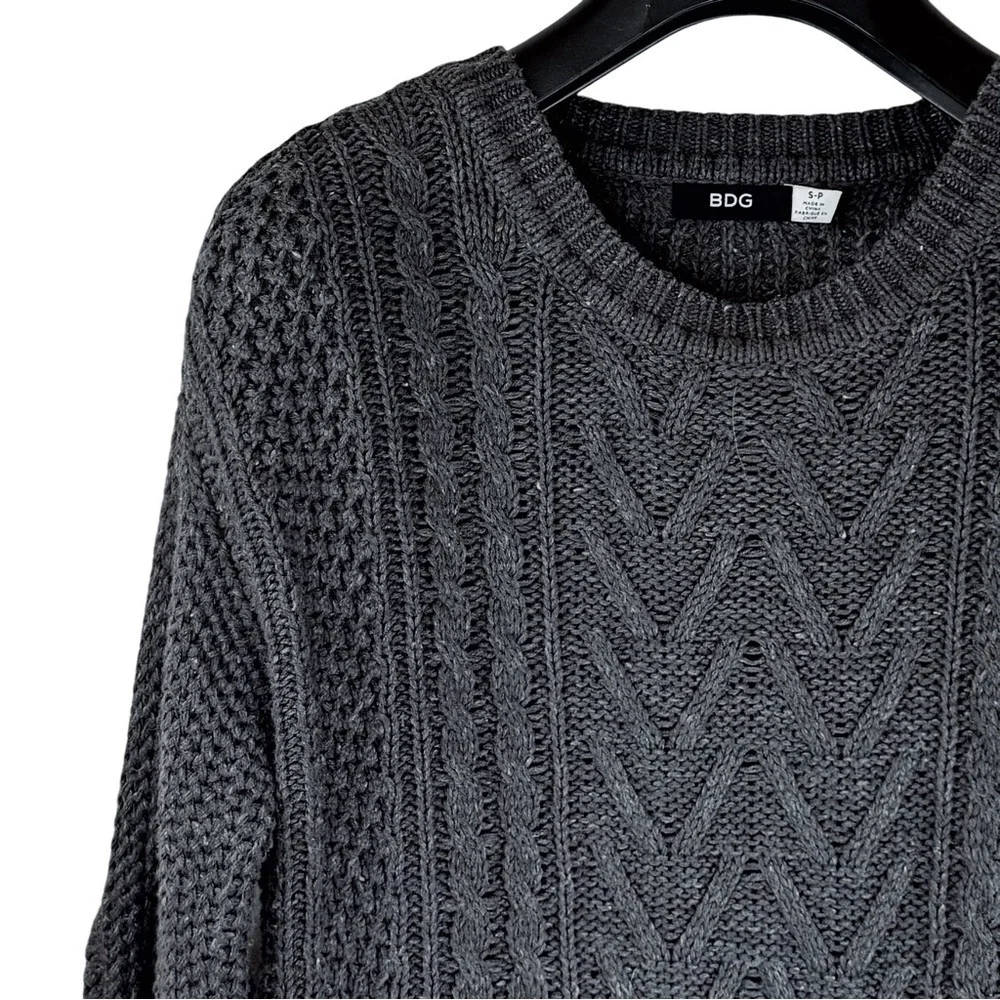 BDG URBAN OUTFITTERS Men's Grey Cable Knit Sweater with Knitted Elbow Pads S